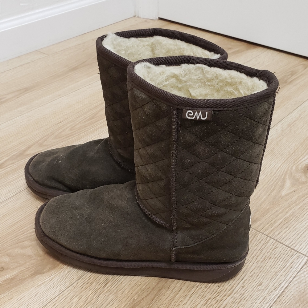 Emu boots like ugg size 7